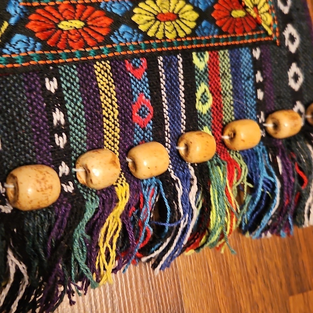 Boho Crossbody Bag Aztec/Mexican Design w Fringe & Wooden Beads Woven Pattern - Picture 4 of 10